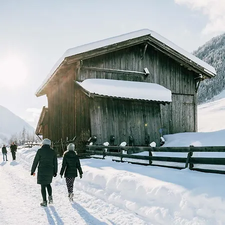 Burgstall Отель Нойштифт-им-Штубайталь